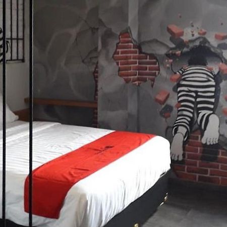 Reddoorz Plus @ Doorman Guest House Bandung Extérieur photo