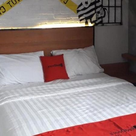 Reddoorz Plus @ Doorman Guest House Bandung Extérieur photo