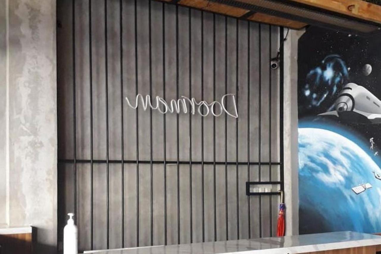 Reddoorz Plus @ Doorman Guest House Bandung Extérieur photo