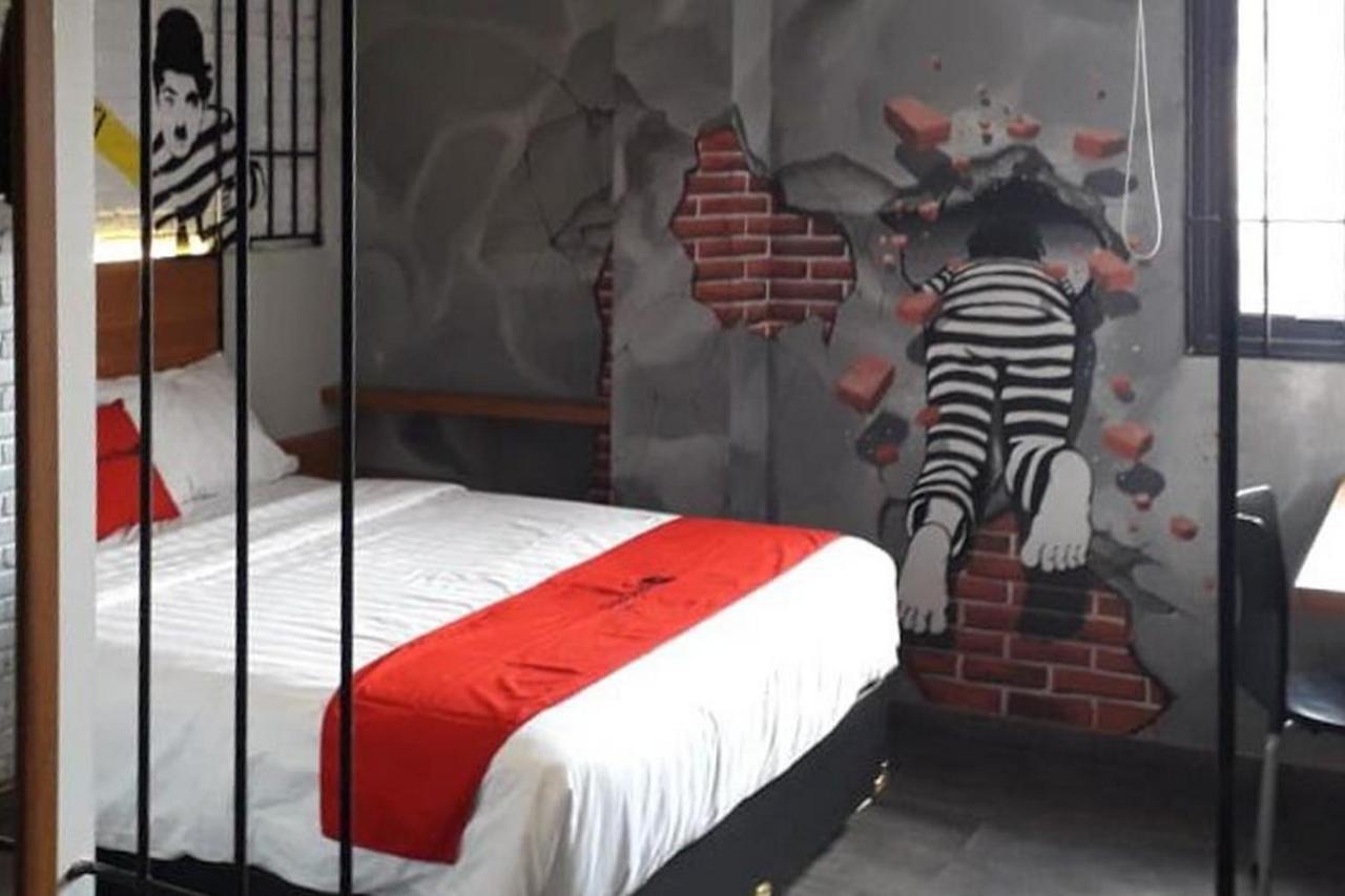 Reddoorz Plus @ Doorman Guest House Bandung Extérieur photo