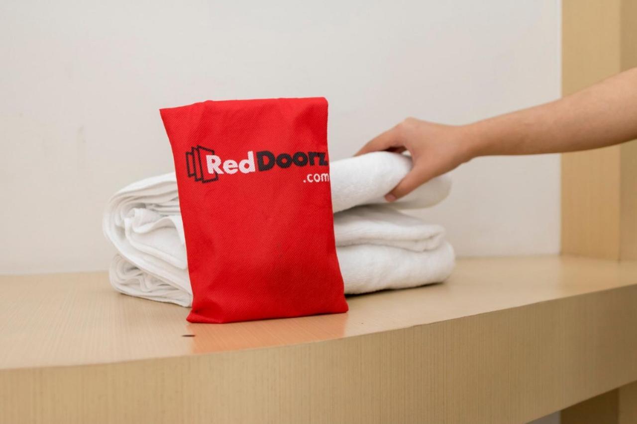 Reddoorz Plus @ Doorman Guest House Bandung Extérieur photo